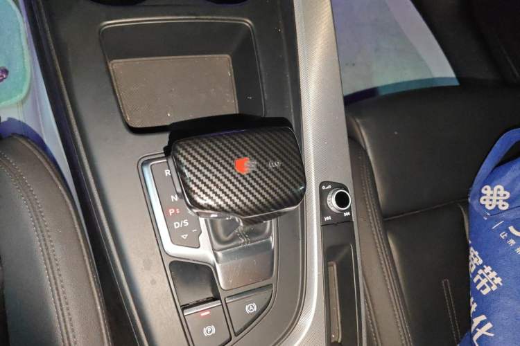 Used Audi A4 2021 Avant Futurist 40 TFSI Stylish and Dynamic Model Gear Lever