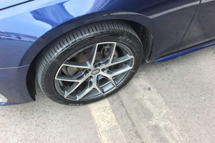 Used Audi A4 2021 Avant Futurist 40 TFSI Stylish and Dynamic Model Left Front Wheel Hub