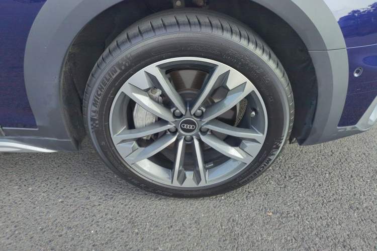 Used Audi A4 2021 allroad quattro Explorer Right Front Wheel Hub