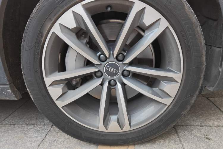 Used Audi A4 2021 allroad quattro Explorer Right Front Wheel Hub