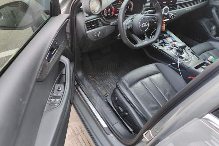 Used Audi A4 2021 allroad quattro Explorer Edition Driver Seat