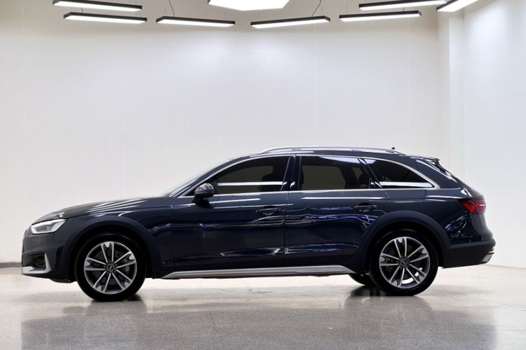 Used Audi A4 2021 allroad quattro Explorer Exterior 3