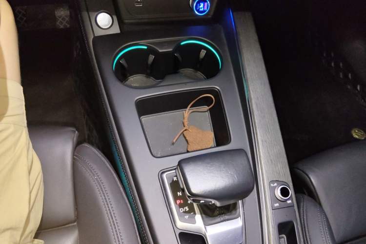 Used Audi A4 2021 allroad quattro Explorer Edition Gear Lever