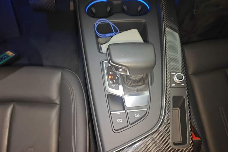 Used Audi A4 2021 Avant 40 TFSI Pioneer Star Edition Gear Lever