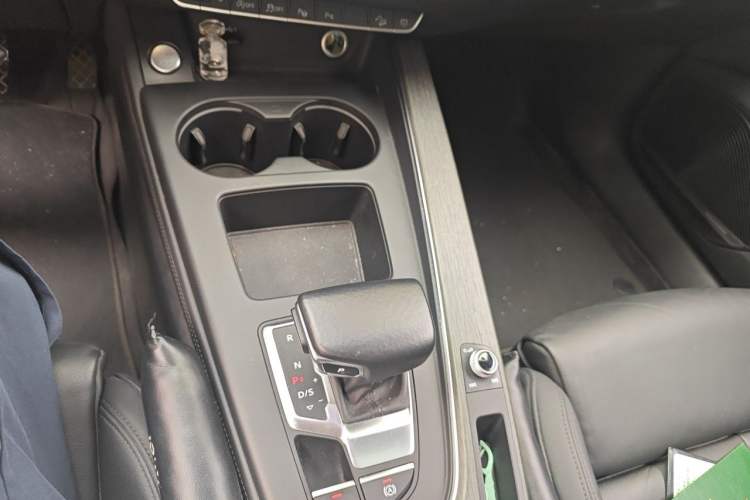 Used Audi A4 2021 allroad quattro Explorer Edition Gear Lever