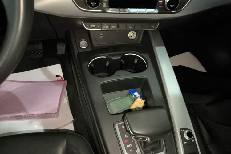 Used Audi A4 2021 Avant Futurist 40 TFSI Stylish and Dynamic Model Gear Lever