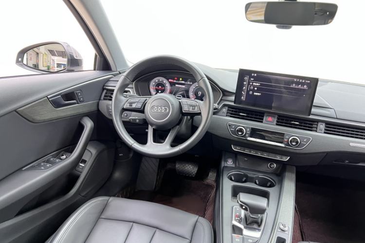 Used Audi A4 2021 allroad quattro Explorer Interior 3