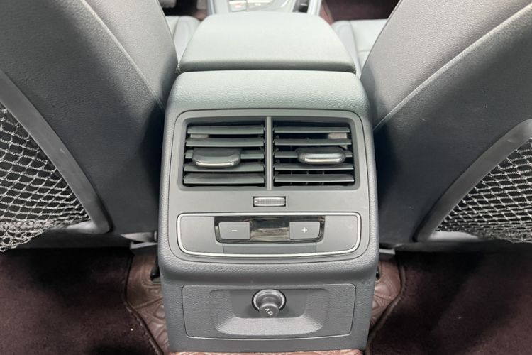 Used Audi A4 2021 allroad quattro Explorer Interior 4