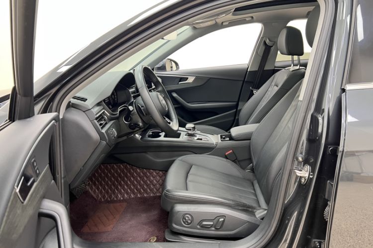 Used Audi A4 2021 allroad quattro Explorer Interior 6