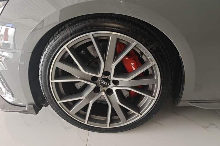 Used Audi A4 2021 Avant 40 TFSI Pioneer Star Edition Left Front Wheel Hub