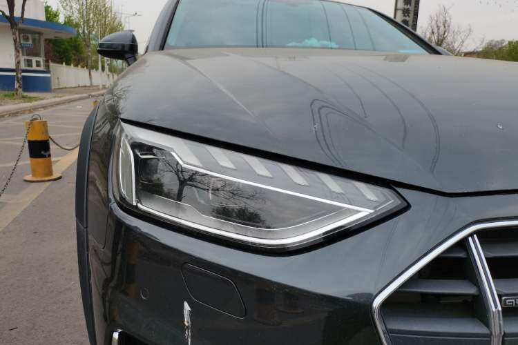 Used Audi A4 2021 allroad quattro Explorer Right Front Headlight