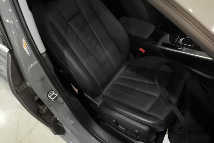 Used Audi A4 2021 Avant Futurist 40 TFSI Stylish and Dynamic Model Right Front Seat