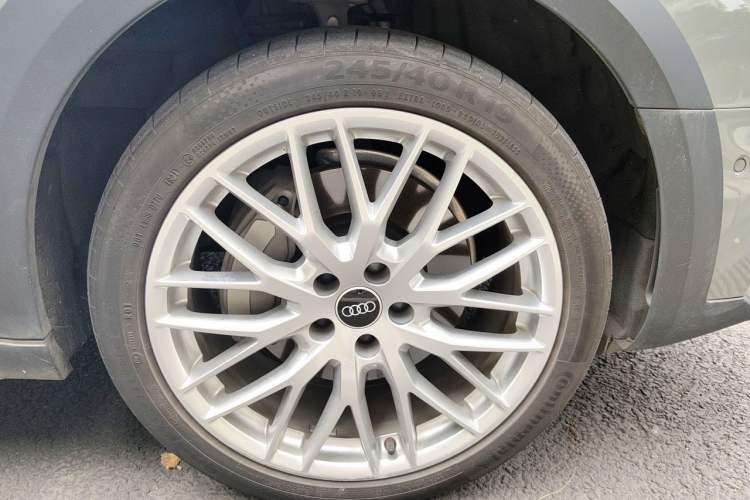Used Audi A4 2021 allroad quattro Explorer Edition Right Front Wheel Hub