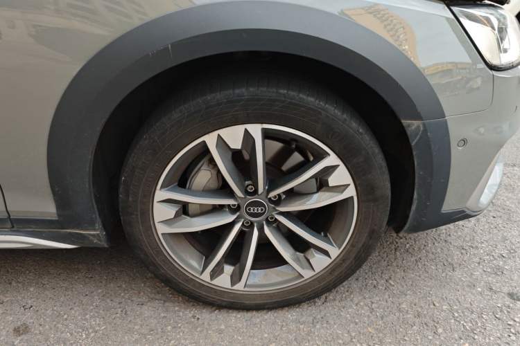 Used Audi A4 2021 allroad quattro Explorer Right Front Wheel Hub