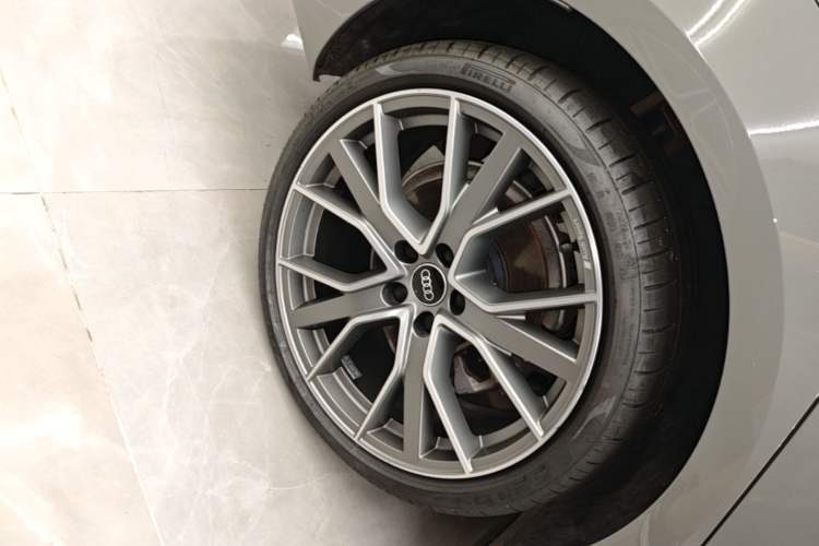 Used Audi A4 2021 Avant 40 TFSI Pioneer Star Edition Right Rear Wheel Hub