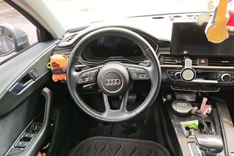 Used Audi A4 2021 Avant Avant-garde 40 TFSI Stylish and Elegant Model Steering Wheel
