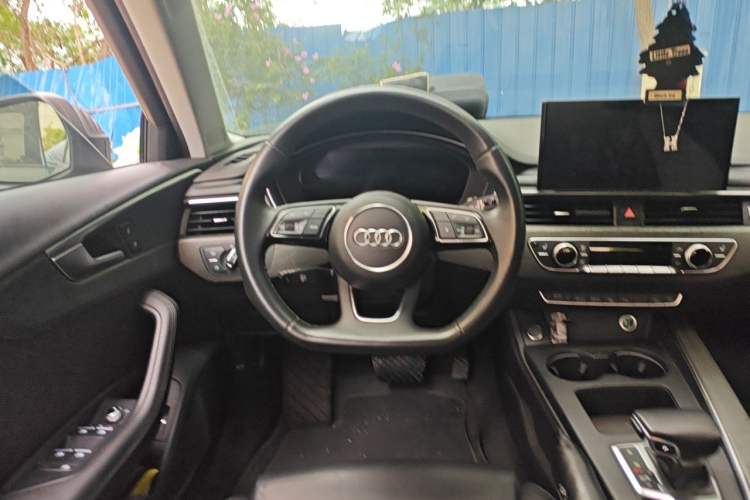 Used Audi A4 2021 allroad quattro Explorer Edition Steering Wheel