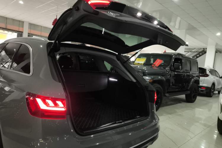 Used Audi A4 2021 Avant Futurist 40 TFSI Stylish and Dynamic Model Trunk