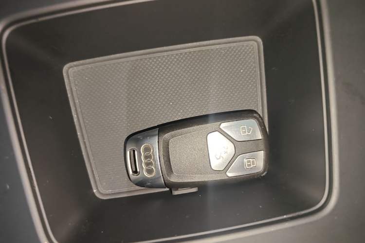 Used Audi A4 2021 Avant 40 TFSI Pioneer Star Edition Vehicle Key