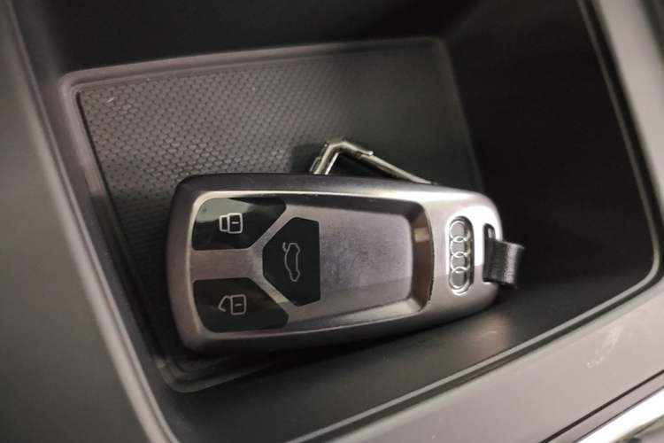 Used Audi A4 2021 Avant 40 TFSI Pioneer Star Edition Vehicle Key
