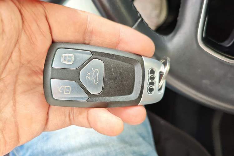 Used Audi A4 2021 Avant Avant-garde 40 TFSI Stylish and Elegant Model Vehicle Key
