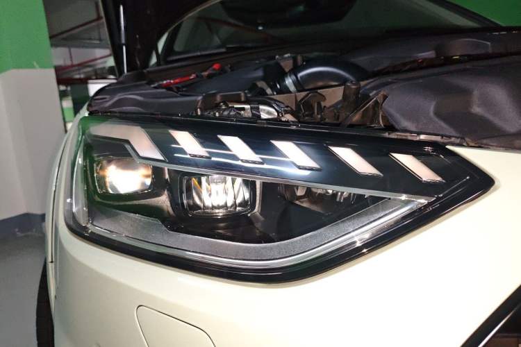 Used Audi A4 2021 allroad quattro Explorer Right Front Headlight