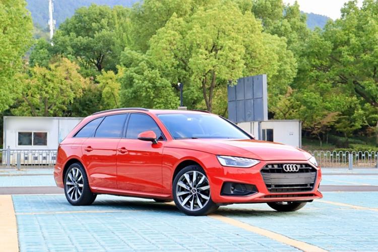 Used Audi A4 2021 Avant Avant-garde 40 TFSI Stylish and Elegant Model Exterior 3
