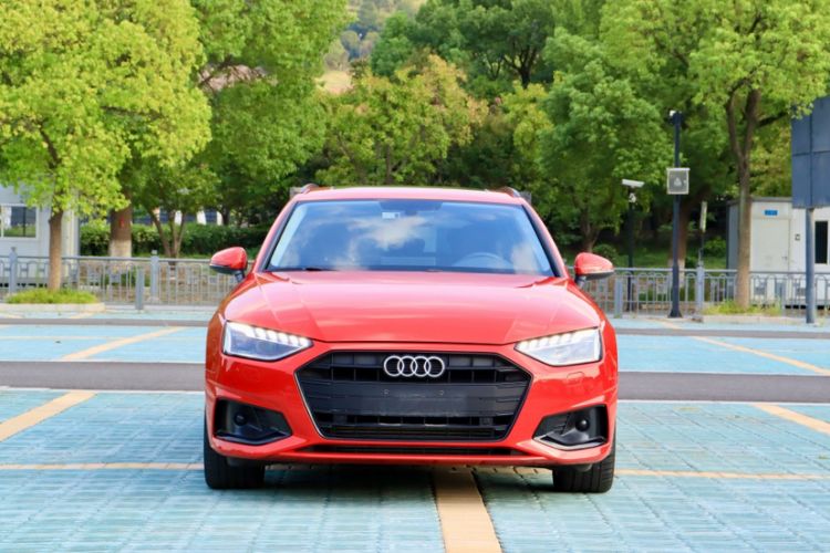 Used Audi A4 2021 Avant Avant-garde 40 TFSI Stylish and Elegant Model Exterior 4