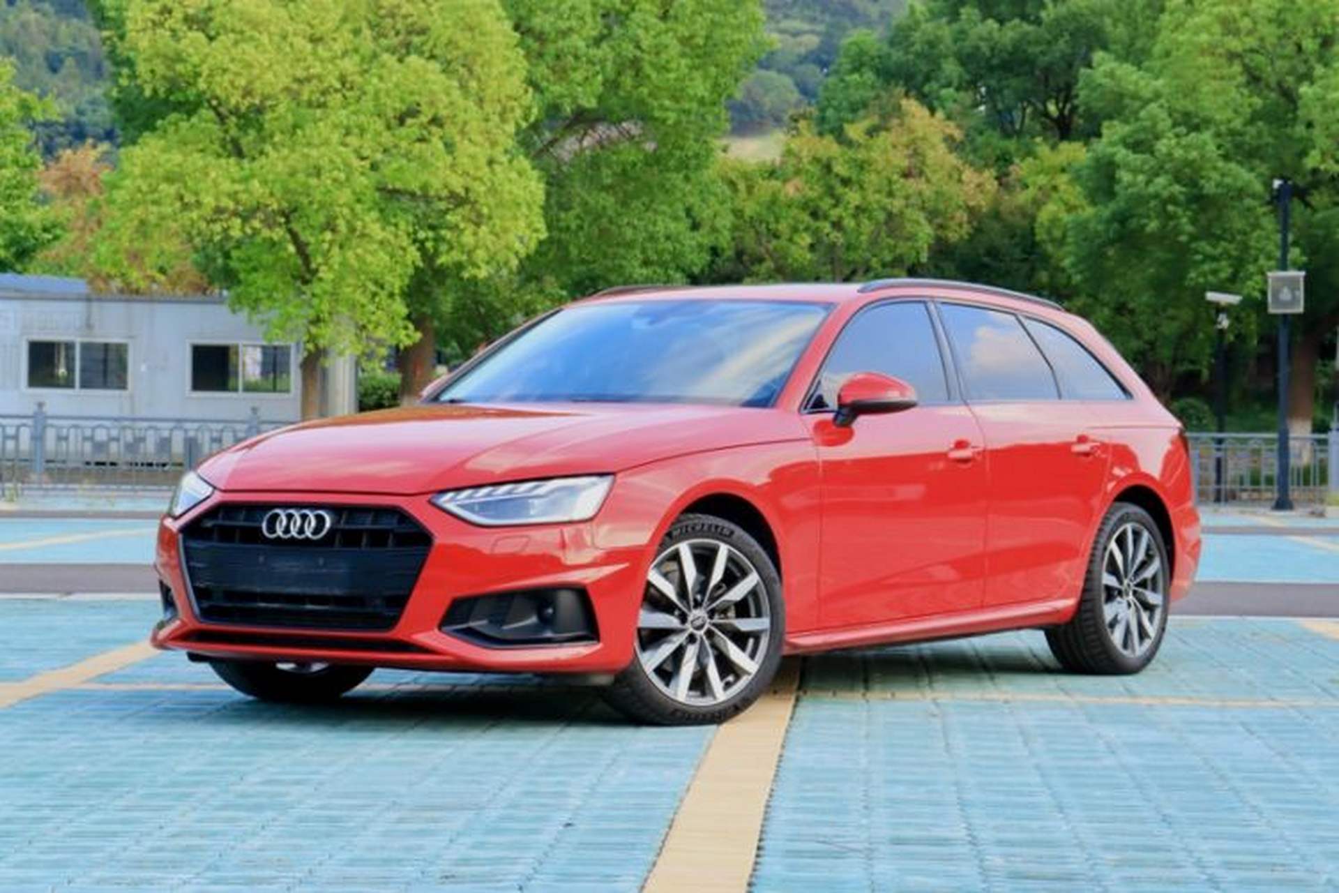 Used Audi A4 2021 Avant Avant-garde 40 TFSI Stylish and Elegant Model Front Left 45 Deg