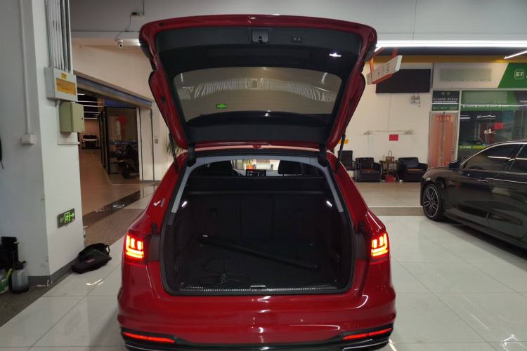 Used Audi A4 2021 Avant Avant-garde 40 TFSI Stylish and Elegant Model Trunk
