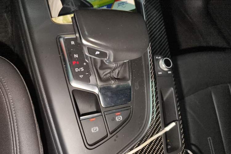 Used Audi A4 2021 Avant 40 TFSI Pioneer Star Edition Gear Lever