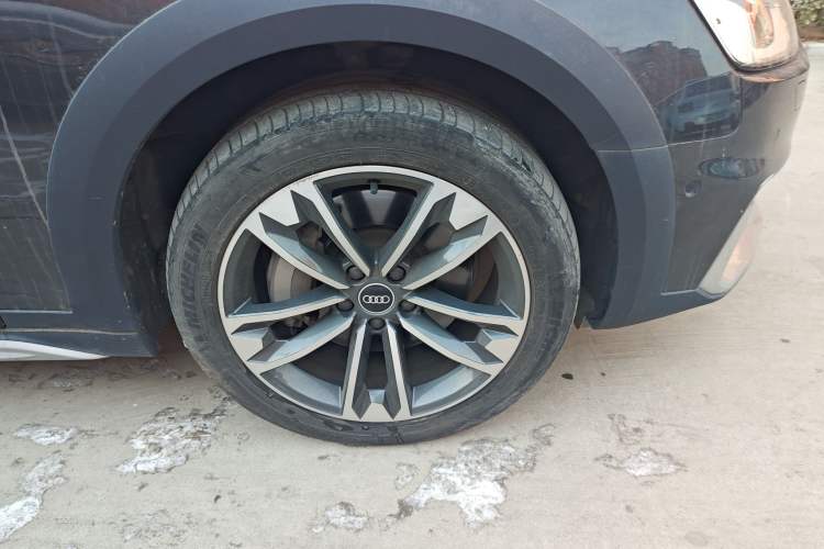 Used Audi A4 2021 allroad quattro Explorer Right Front Wheel Hub