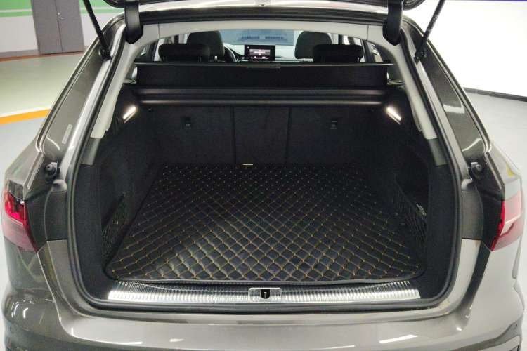 Used Audi A4 2021 Avant Futurist 40 TFSI Stylish and Dynamic Model Trunk