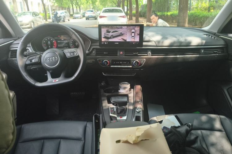 Used Audi A4 2021 Avant 40 TFSI Pioneer Star Edition Center Console