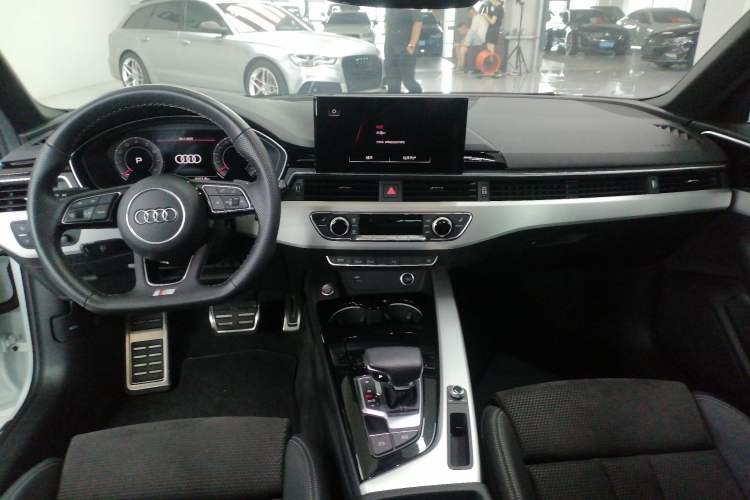 Used Audi A4 2021 Avant Futurist 40 TFSI Luxury Dynamic Model Interior 3