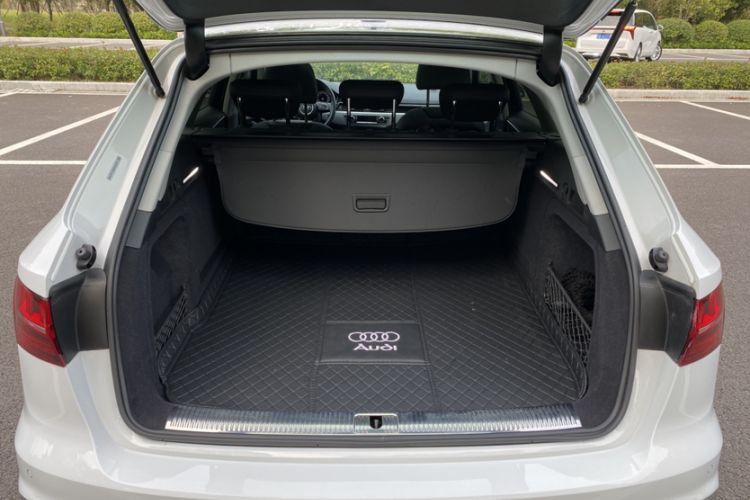 Used Audi A4 2021 Avant Futurist 40 TFSI Stylish and Dynamic Model Interior 4