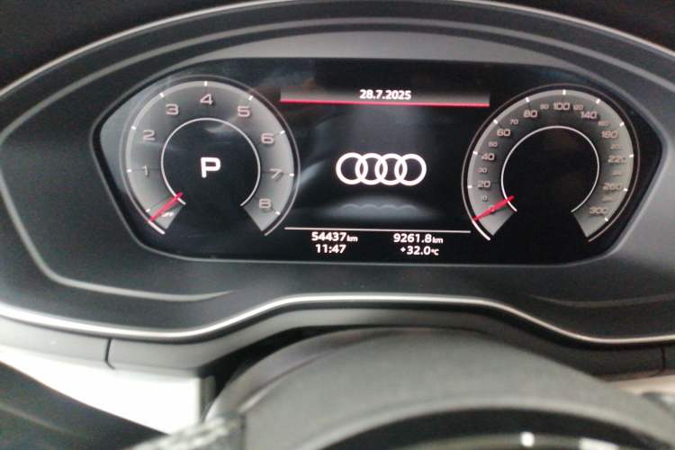 Used Audi A4 2021 Avant Futurist 40 TFSI Luxury Dynamic Model Odometer Close Up