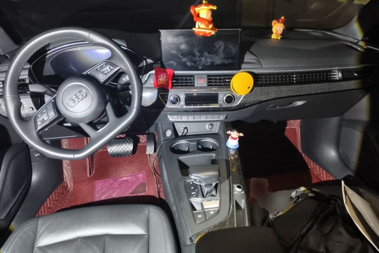 Used Audi A4 2022 Avant 40 TFSI Fashion Dynamic Model Center Console