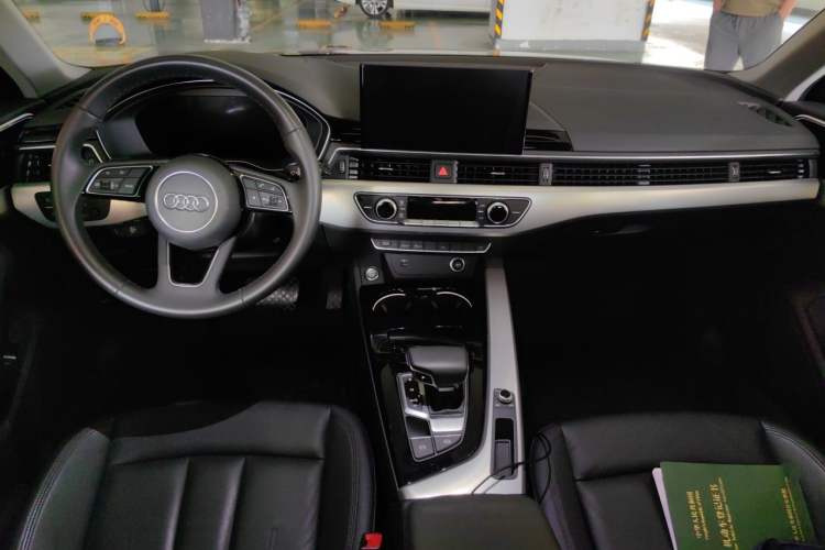 Used Audi A4 2022 Avant 40 TFSI Fashion Dynamic Model Center Console