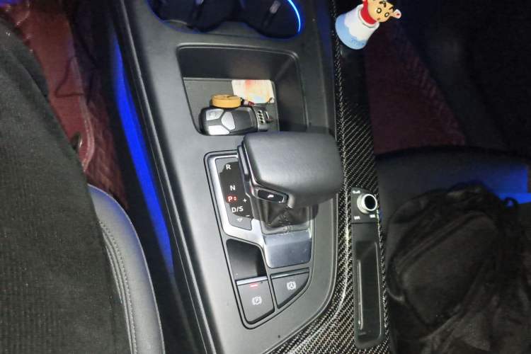 Used Audi A4 2022 Avant 40 TFSI Fashion Dynamic Model Gear Lever