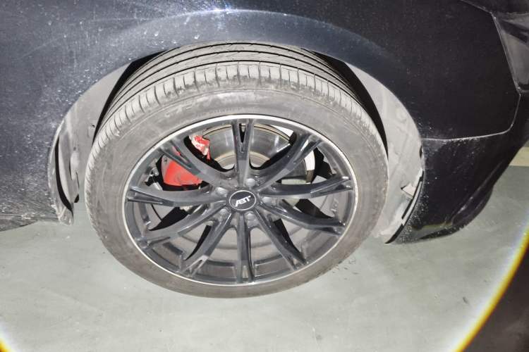Used Audi A4 2022 Avant 40 TFSI Fashion Dynamic Model Right Front Wheel Hub