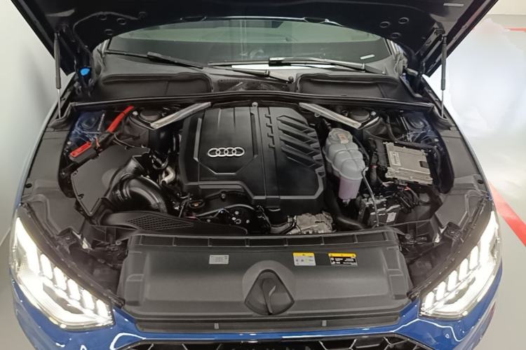Used Audi A4 2022 Avant 40 TFSI Luxury Dynamic Model Engine Bay