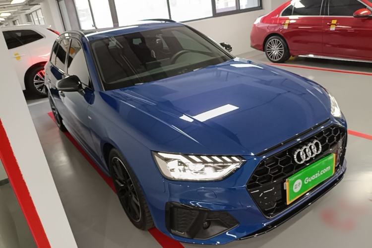 Used Audi A4 2022 Avant 40 TFSI Luxury Dynamic Model Front Right 45 Deg