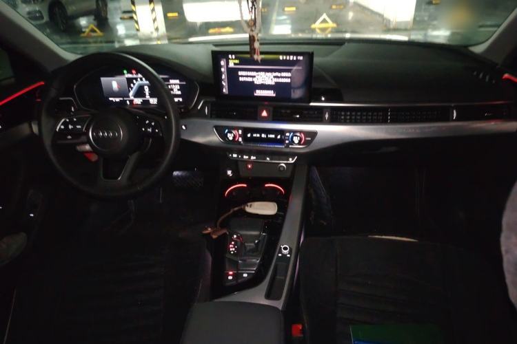 Used Audi A4 2022 Avant 40 TFSI Fashion Dynamic Model Center Console