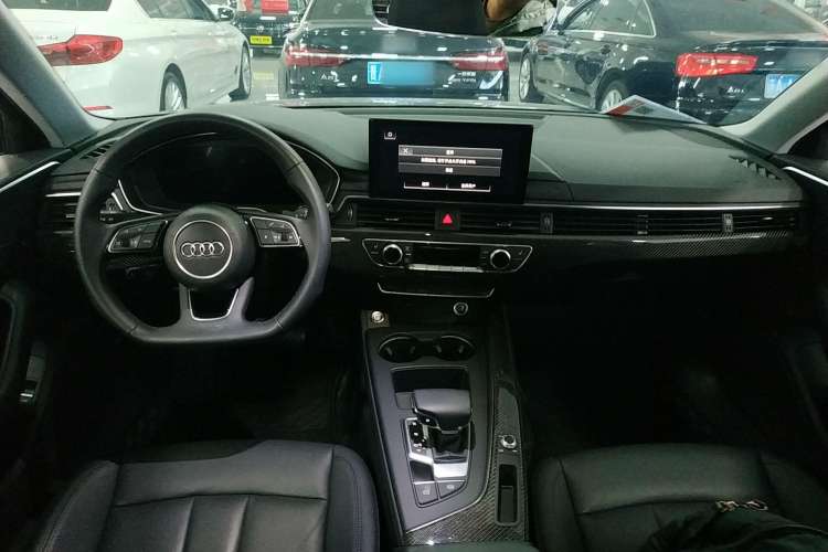 Used Audi A4 2022 Avant 40 TFSI Fashion Dynamic Model Center Console