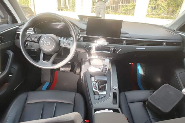 Used Audi A4 2022 allroad quattro Center Console