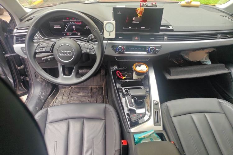 Used Audi A4 2022 Avant 40 TFSI Fashion Dynamic Model Center Console