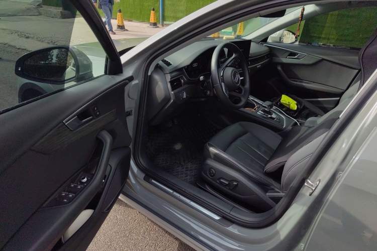 Used Audi A4 2022 allroad quattro Driver Seat