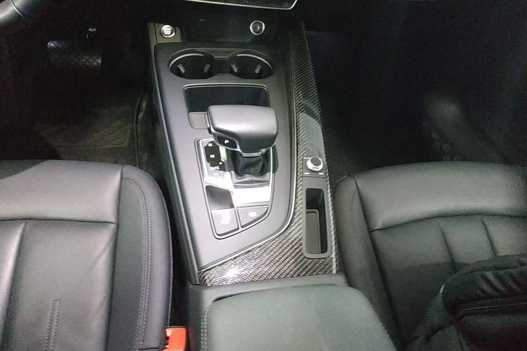 Used Audi A4 2022 Avant 40 TFSI Fashion Dynamic Model Gear Lever