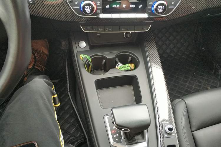 Used Audi A4 2022 Avant 40 TFSI Fashion Dynamic Model Gear Lever